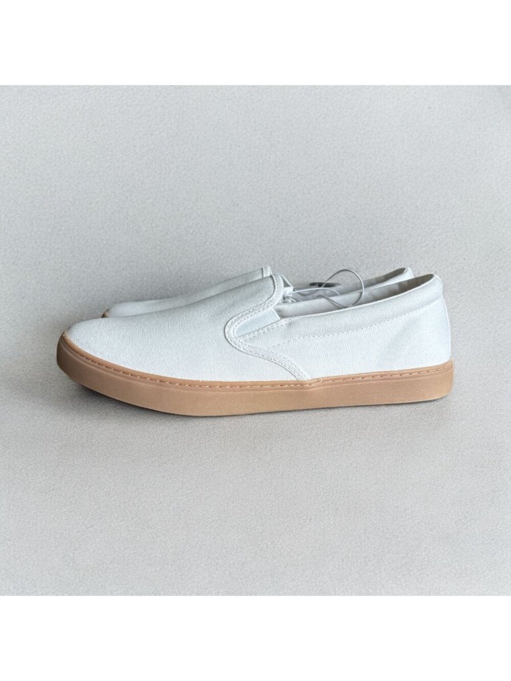 NWT Womens Slip-On Shoes 10 White Cushioned Boat Canvas Casual Sneakers Old Navy